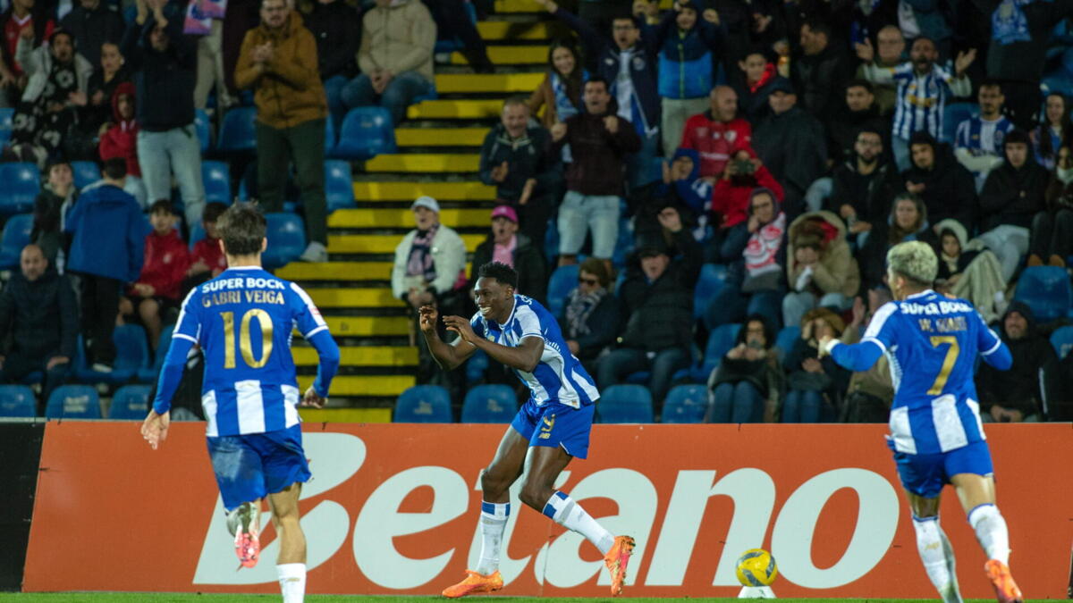 FC Porto vence Santa Clara nos Açores e reforça liderança da I Liga