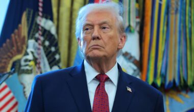 Trump avisa: Presidente interina "pagará mais caro" que Maduro se "não fizer o que deve"