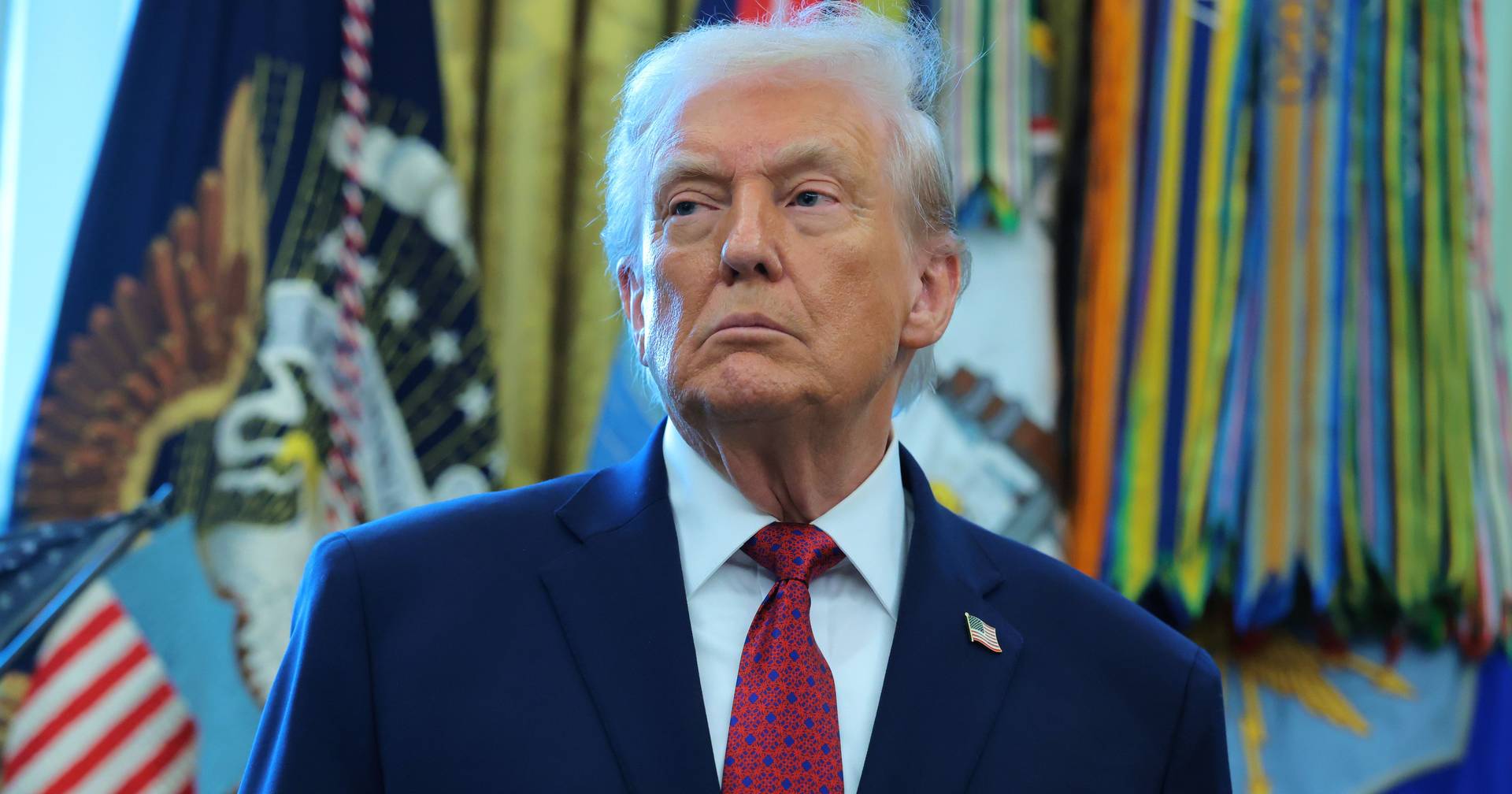 Trump avisa: Presidente interina "pagará mais caro" que Maduro se "não fizer o que deve"