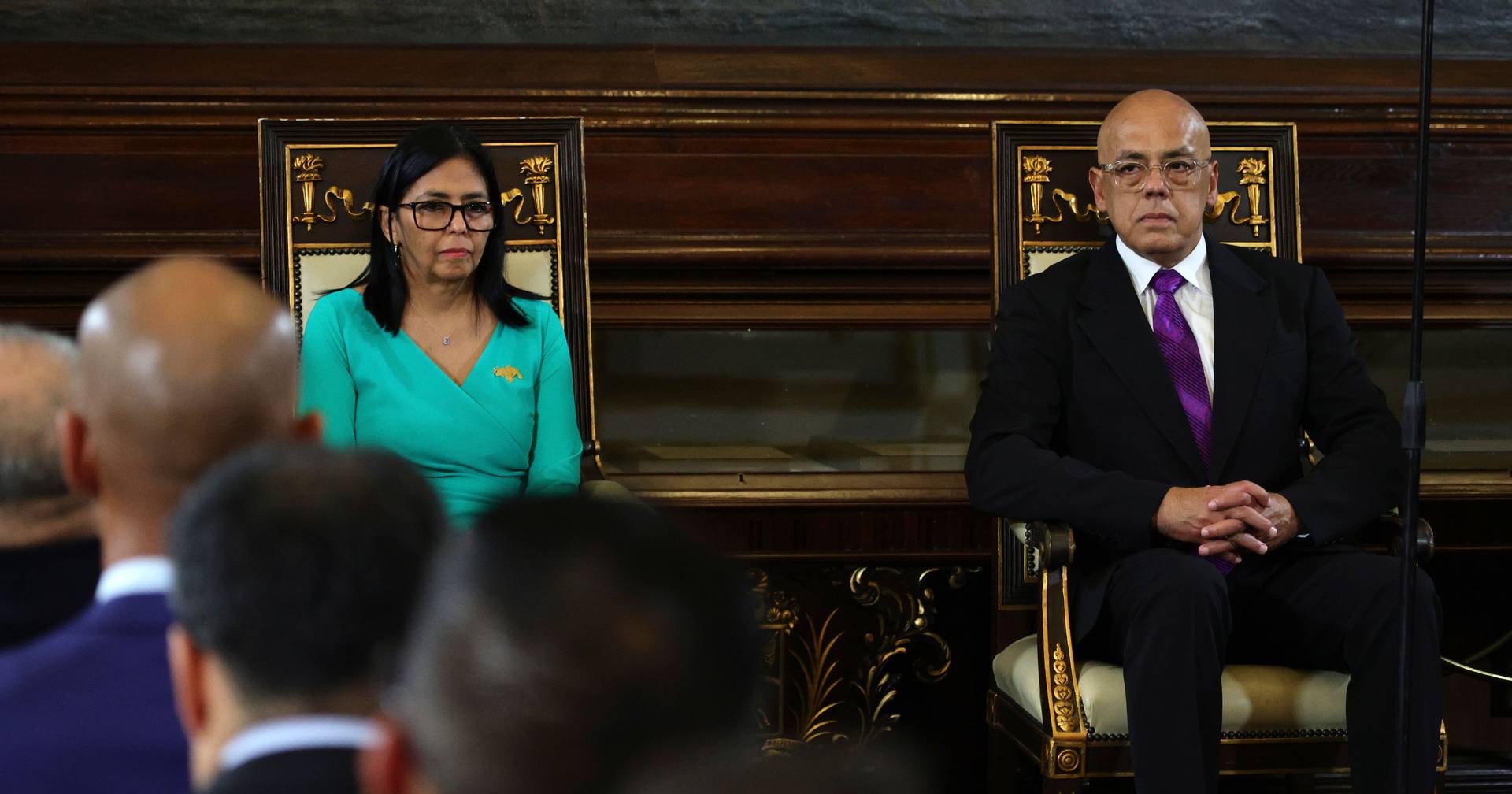 ‘Drones’ abatidos perto do palácio presidencial, Delcy Rodríguez toma posse como Presidente interina - Expresso
