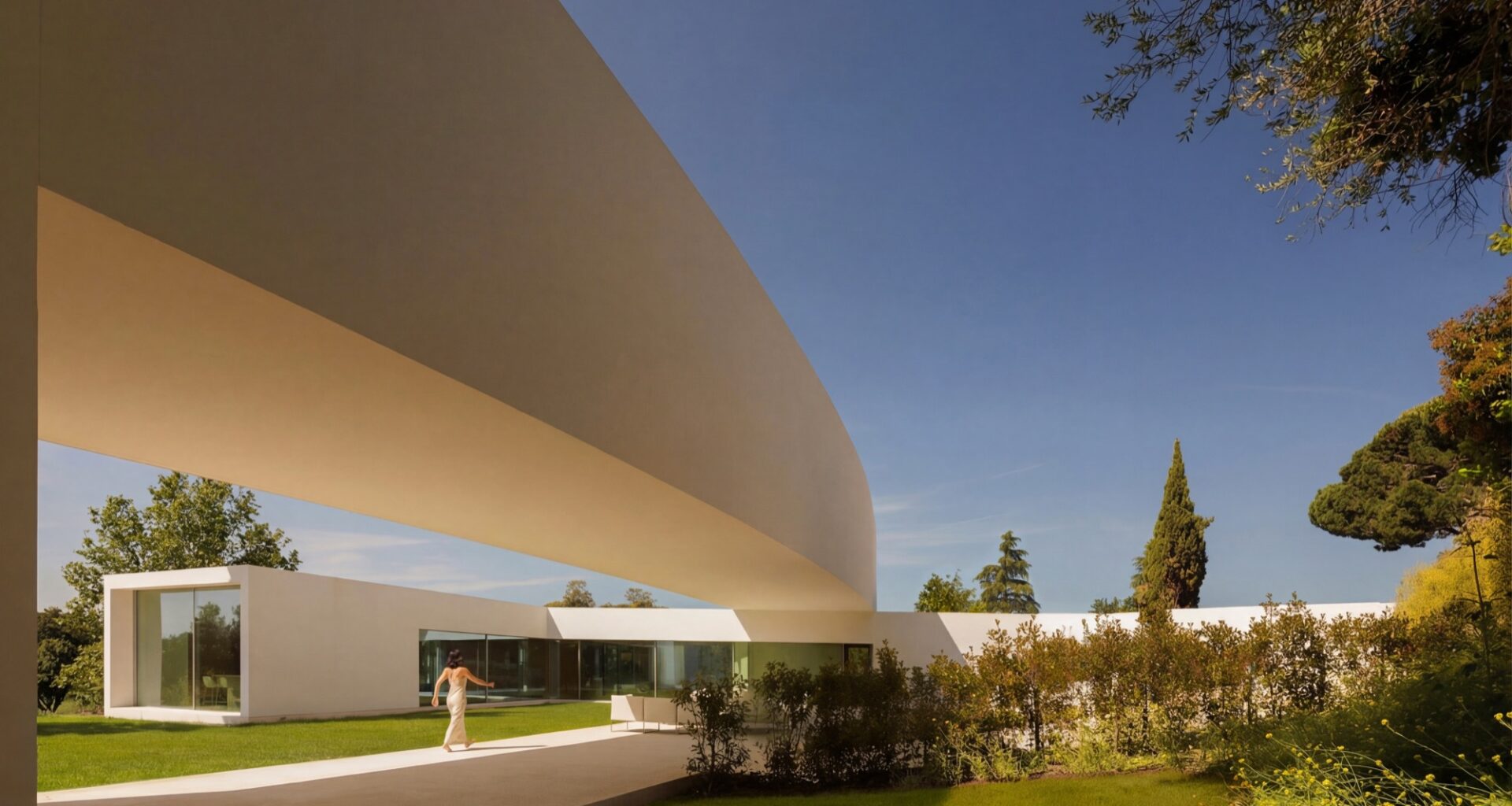 Casa Lago / Fran Silvestre Arquitectos