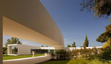Casa Lago / Fran Silvestre Arquitectos