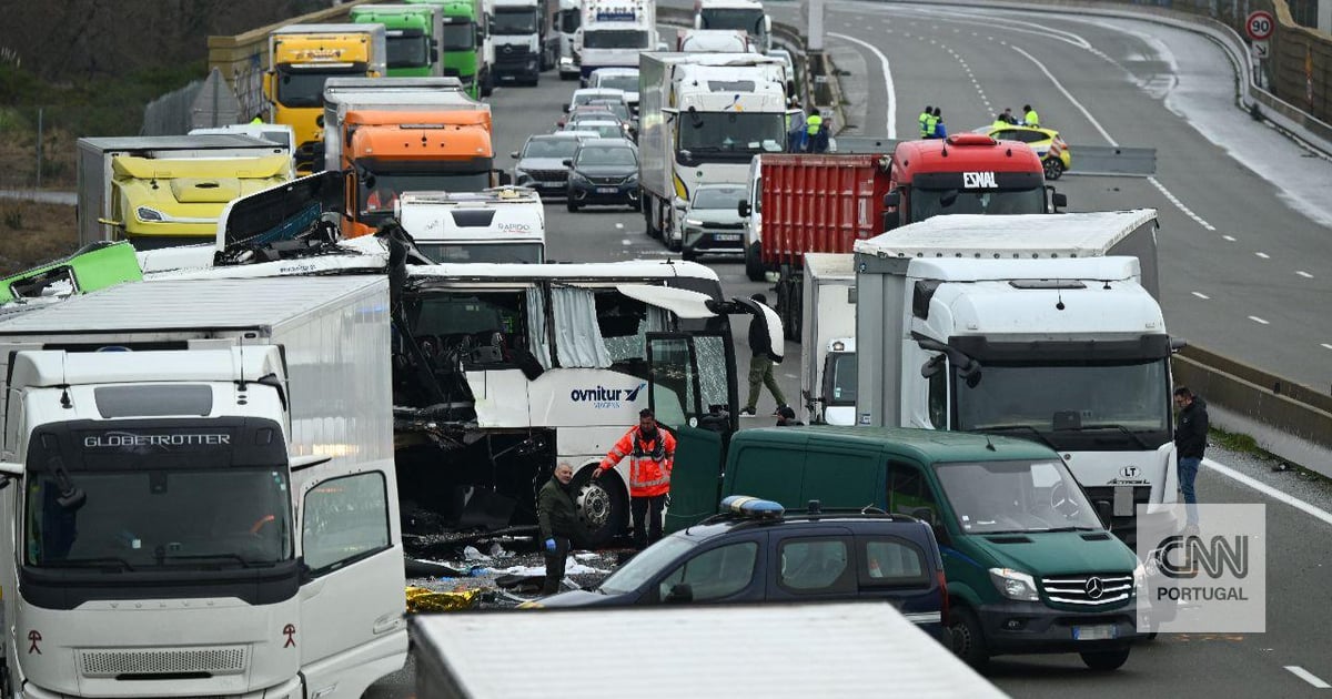 Acidente com autocarro português em França faz dois mortos