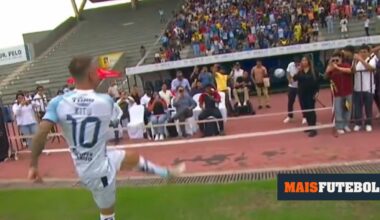 VÍDEO: internacional equatoriano remata contra adepto na apresentação