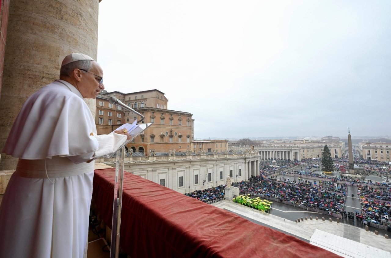 Papa no Angelus: em vez da indústria da guerra se afirme o artesanato da paz