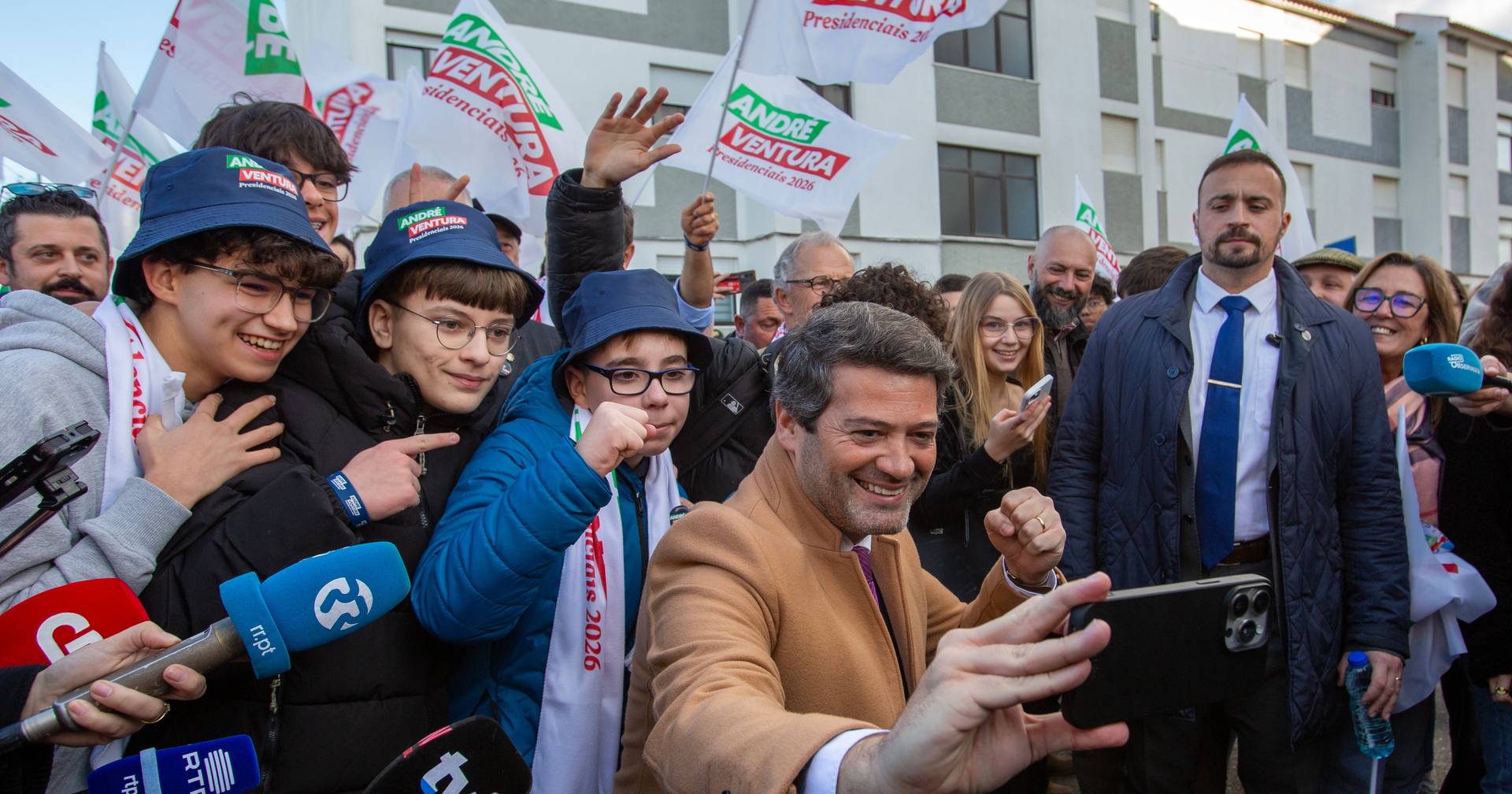 Ventura atira a Mendes: “Não tem de estar preocupado em proteger o Governo”