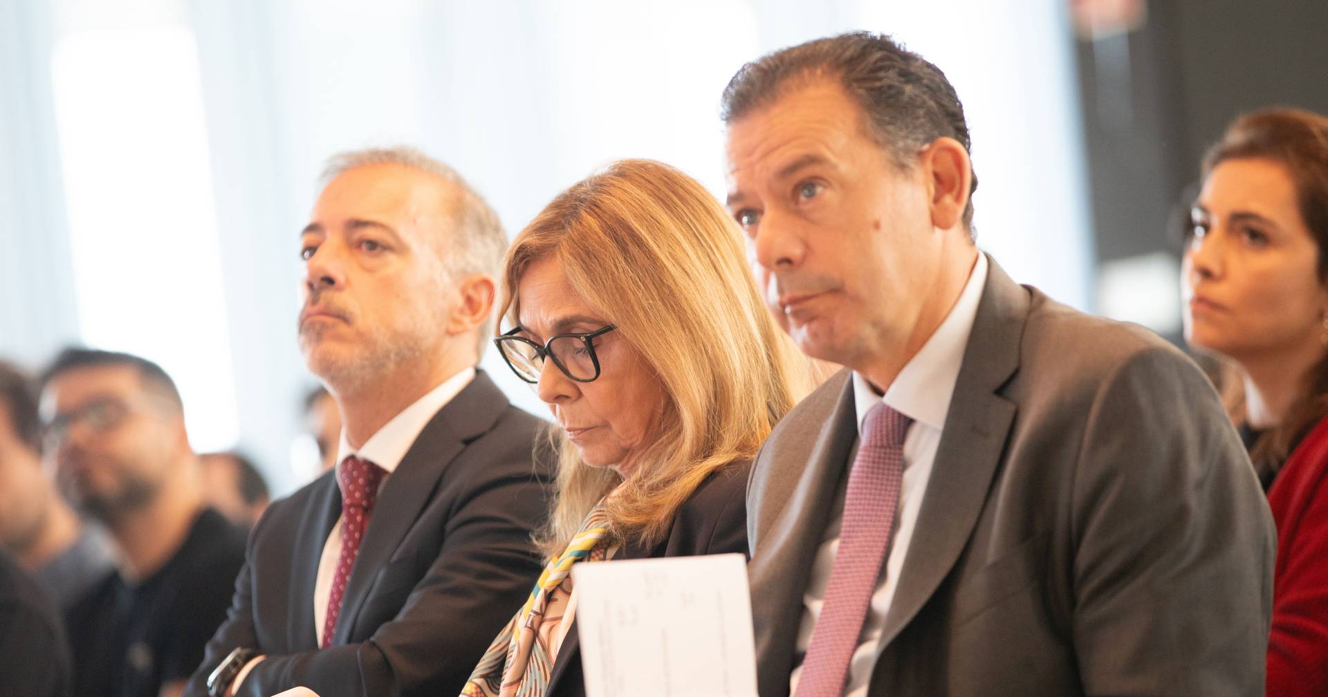 Governo não reativou reforço de ambulâncias para este inverno: “Avisámos a ministra várias vezes, nada foi feito”, diz Liga dos Bombeiros