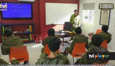 Recrutas falham contas simples e Instrutor perde a paciência. Aula termina em flexões e constrangimento