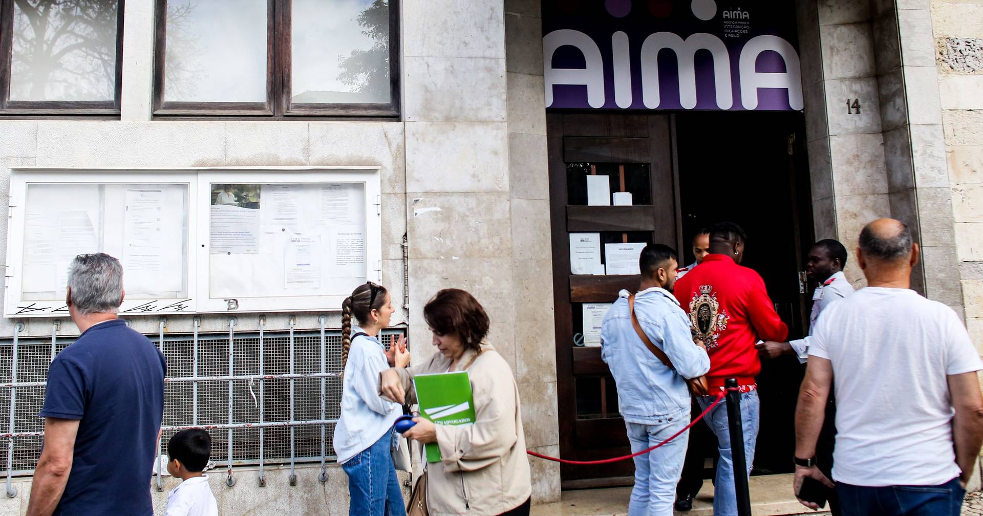 AIMA estabelece novas regras para estudantes estrangeiros mudarem estatuto de residência após conclusão dos estudos