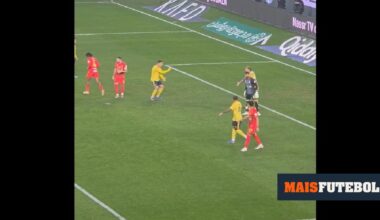 VÍDEO: alvo do Benfica leva raspanete de Cristiano Ronaldo