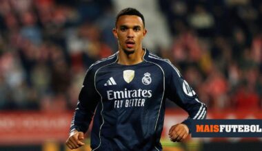 Gerrard: «Alexander-Arnold tinha tudo o que eu quis na minha carreira»