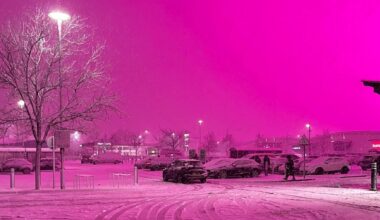 Fenómeno invulgar pinta o céu de rosa em Birmingham e há uma explicação (que pode não ser a esperada)