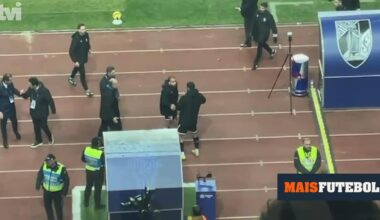 Nélson Oliveira é expulso e provoca os adeptos rivais - Maisfutebol