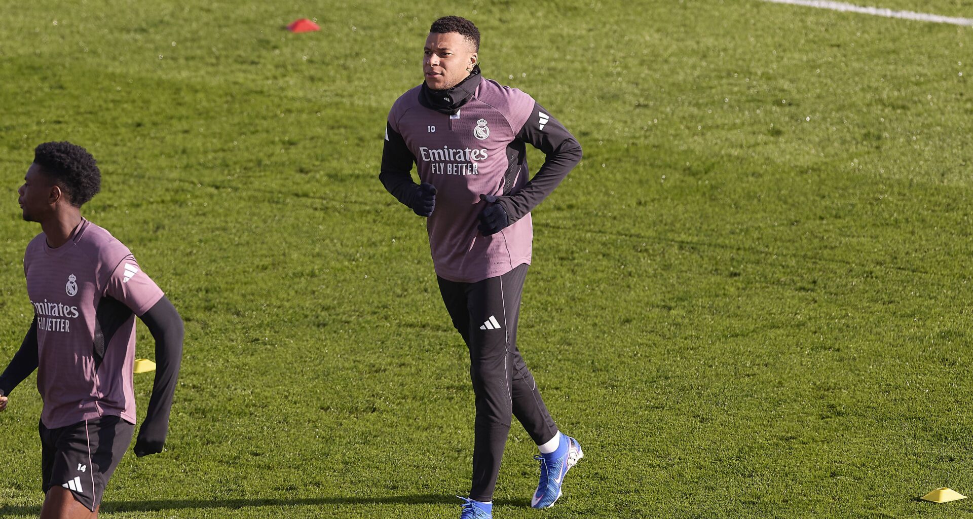 Mbappé já está na Arábia Saudita e deixa Barcelona em alerta