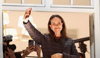 Instituto Nobel diz que Corina Machado não pode dar prémio da Paz a Trump