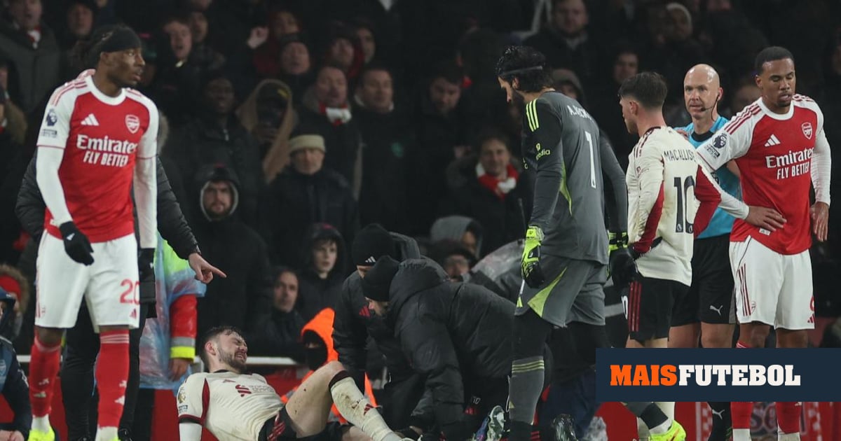 Inglaterra: defesa do Liverpool não joga mais esta temporada