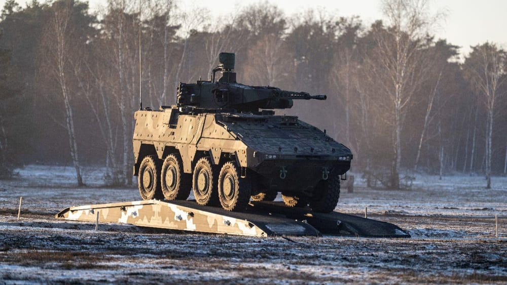 Um Boxer RCT30 operado pelo exército alemão (Fabian Sommer/picture alliance via Getty Images)