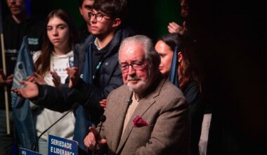 Isaltino ataca "o queque" Cotrim e o "proto-ditadorzeco" Ventura: "O primeiro-ministro gostaria de estar aqui" com o almirante "Ronaldo" - Expresso