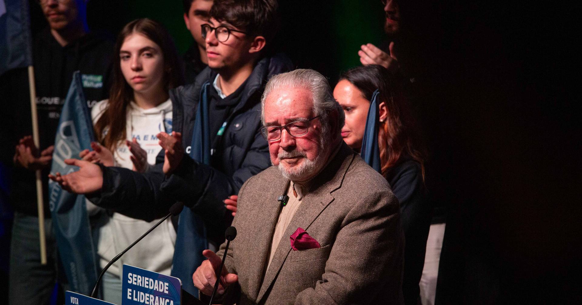 Isaltino ataca "o queque" Cotrim e o "proto-ditadorzeco" Ventura: "O primeiro-ministro gostaria de estar aqui" com o almirante "Ronaldo" - Expresso