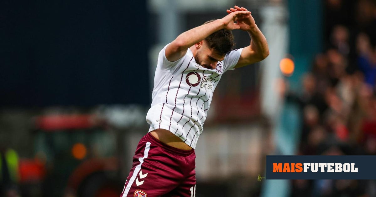 VÍDEO: Cláudio Braga marca, sai antes do intervalo e Hearts vence com dez