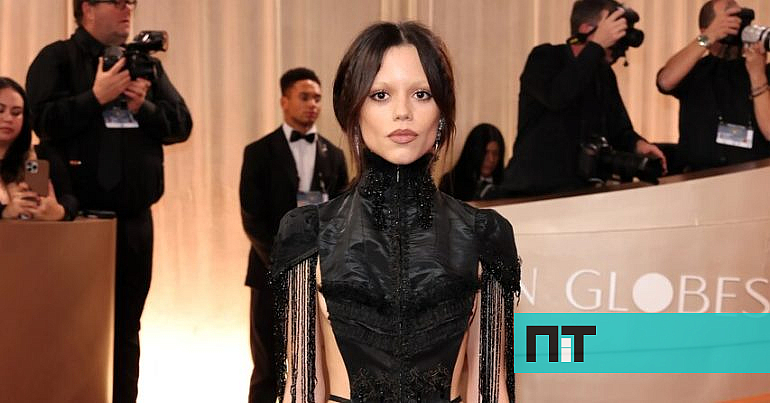 Jenna Ortega brilhou na red carpet com um look de Wednesday de alta costura — NiT