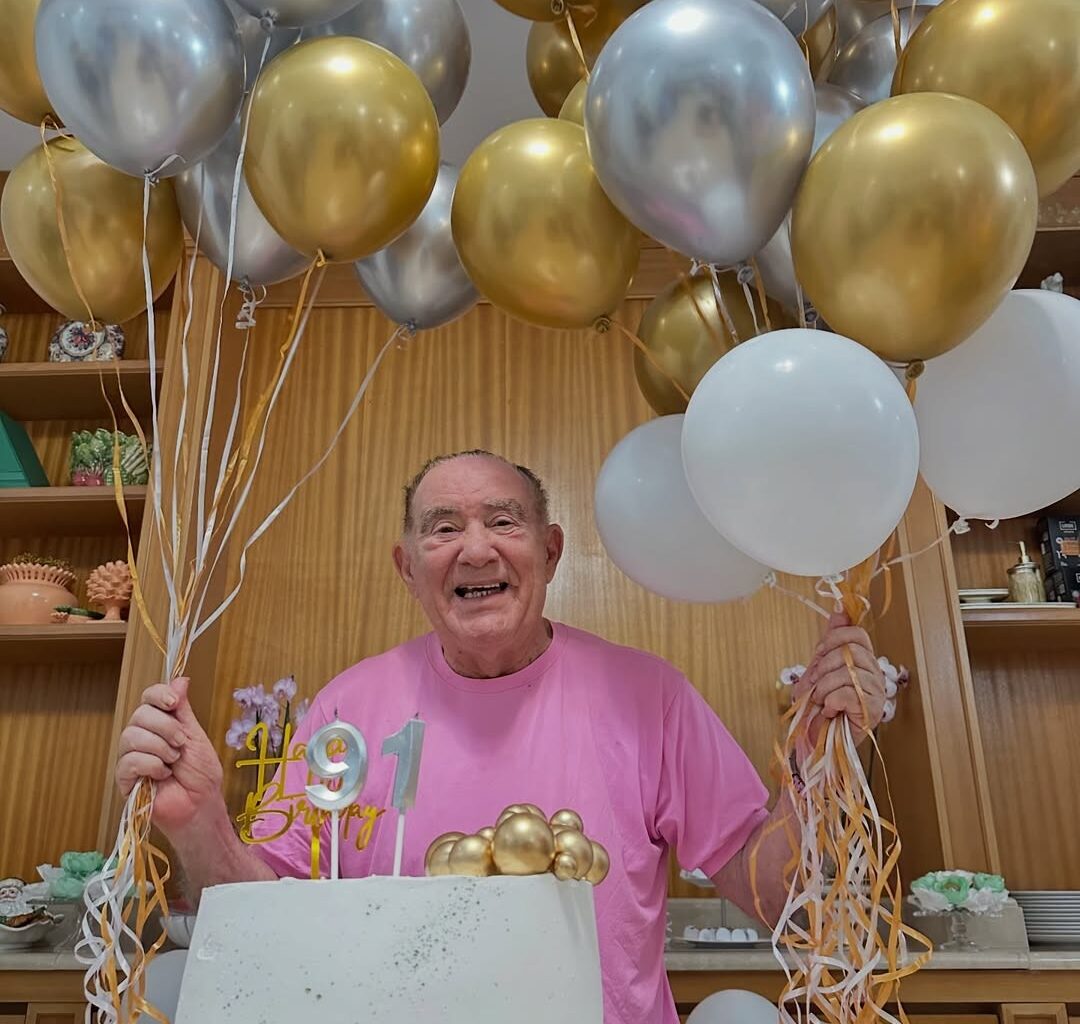 Lívian Aragão celebra 91 anos do pai, Renato Aragão: 'Nosso eterno Didi Mocó' - Extra online