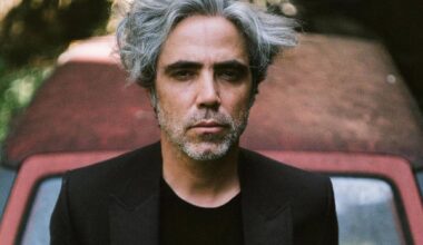 “Se não tivesse tido filhos, ter-me-ia mudado para Portugal há 15 anos”: Patrick Watson com concertos no Porto e em Lisboa esta semana