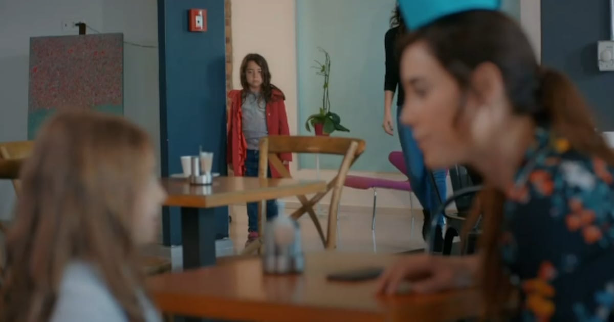 Melek vai atrás de Zeynep, mas tem uma profunda decepção na novela Mãe – Record