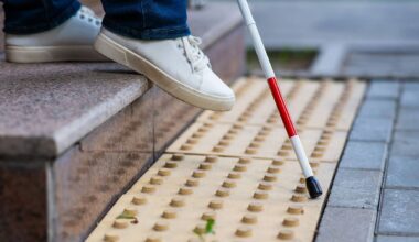 Cego acumula dívida de 70 mil euros por não conseguir ler cartas da autarquia