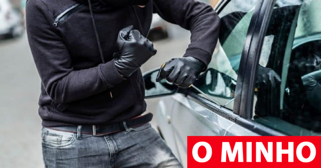 Apanhados em flagrante pela polícia dentro de viatura que estavam a assaltar em Braga