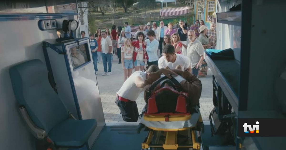 Terra Forte: Em estado grave, António é levado na ambulância - TVI