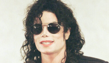 Michael Jackson: Supostas vítimas de abuso pedem US$200 mi - 15/01/2026 - Ilustrada