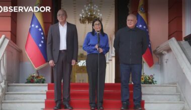 Presidente interina anuncia "nova era política" em Caracas – Observador