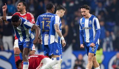 Com uma goleada de entreajuda, o FC Porto empurrou a época do Benfica para o abismo