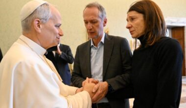 "Estou comovido": Papa recebe familiares das vítimas de Crans-Montana