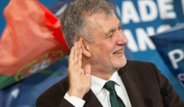 Almirante tenta pescar voto útil no tanque de Ventura e não vai fundar um partido, mas promete ter "voz" na sociedade