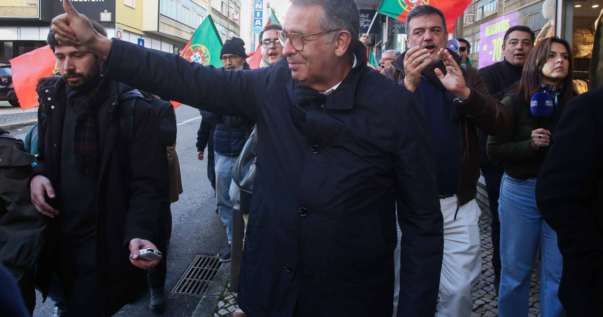 Bipolarizar para concentrar os votos dos "democratas": Seguro afina estratégia