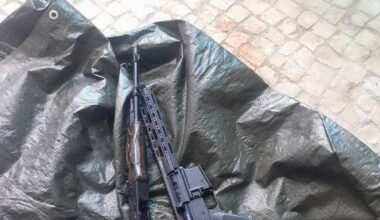 Grupos criminosos sentem-se “mais à-vontade” para exibir as armas de fogo que servem para “dividir” e “conquistar” territórios