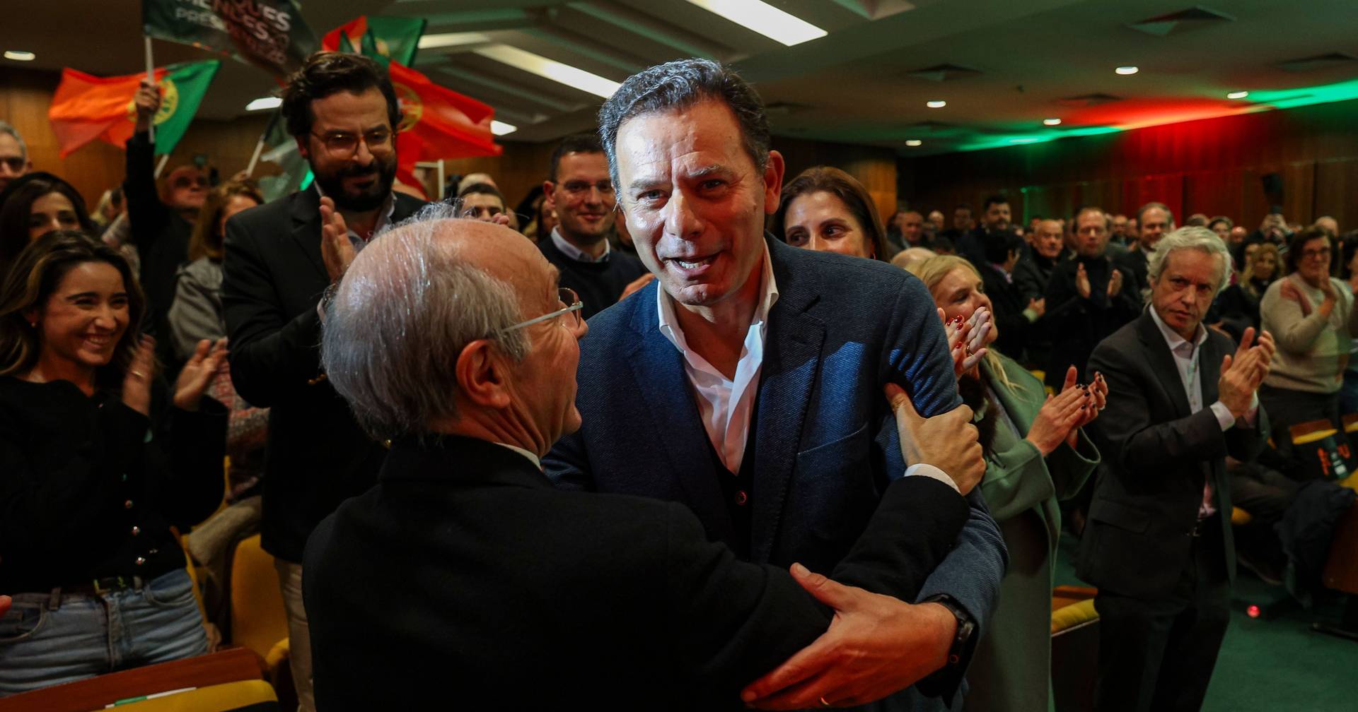 AD e Governo à prova: PSD não deve declarar apoio numa segunda volta sem Mendes