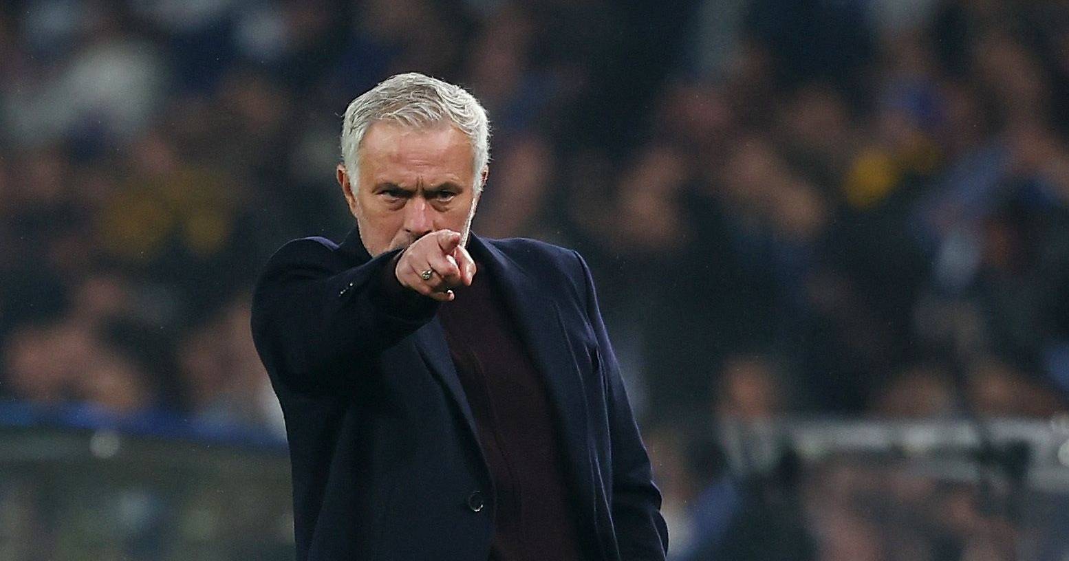 Crise no Real Madrid: Arbeloa falha na estreia e regresso de Mourinho volta a estar em cima da mesa