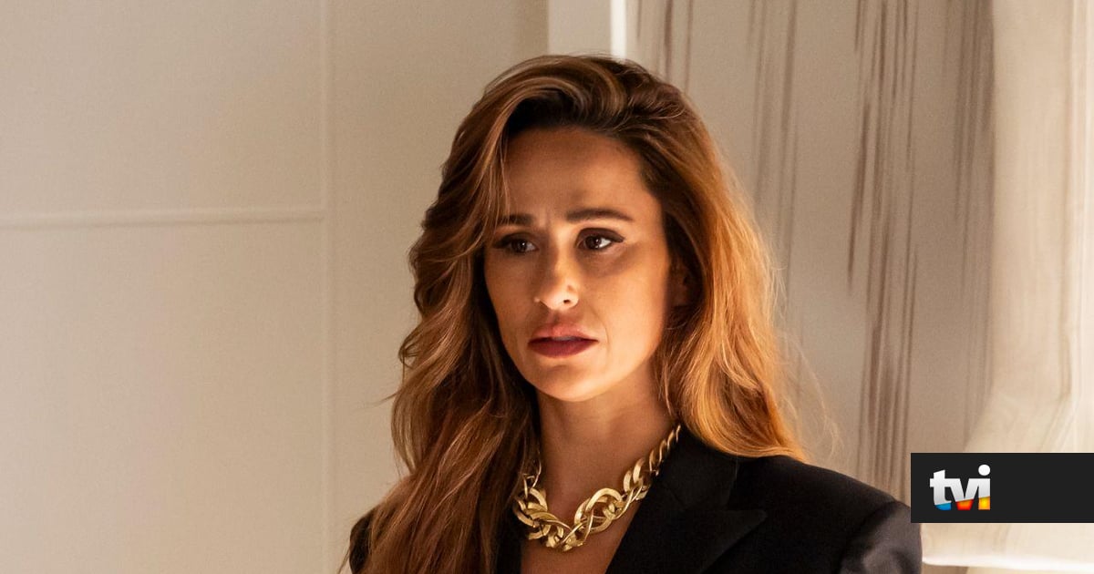 Vem aí em «Terra Forte»: Guerra declarada! Maria de Fátima decide chantagear Flor com vídeo comprometedor - Novelas