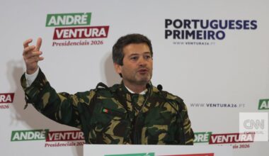 Ventura vestiu-se de militar para dizer que "haverá ordem" a partir de domingo (e ainda há resposta a Gouveia e Melo)