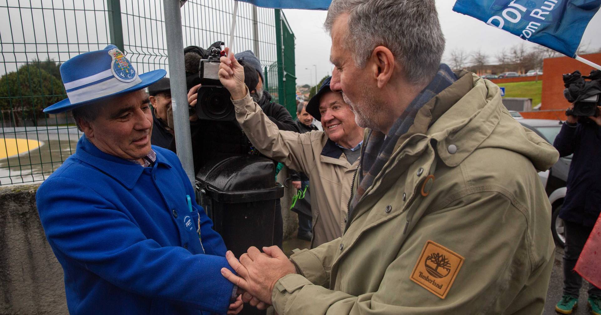 Os EUA são um aliado, mas Trump tem de ser criticado: como os candidatos olham para o estado do mundo