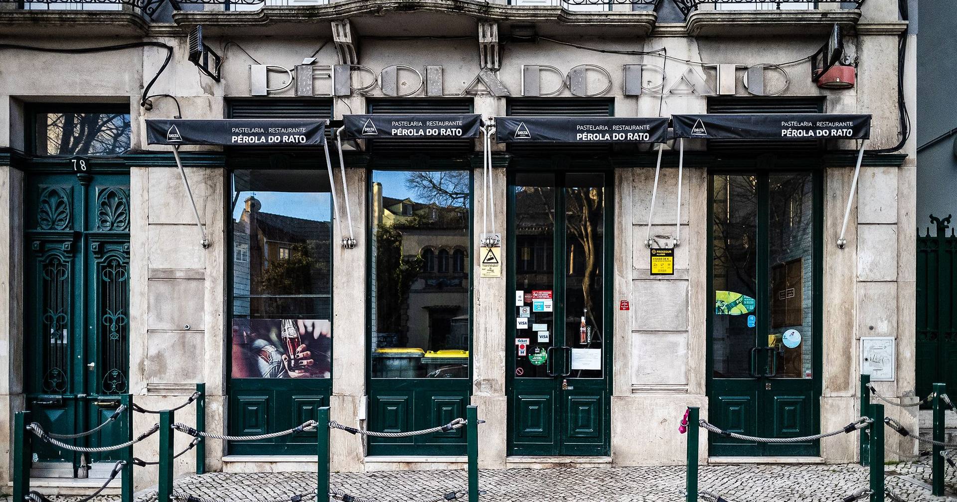 Portas fechadas e clientes orfãos: porque encerram os cafés e restaurantes de bairro?