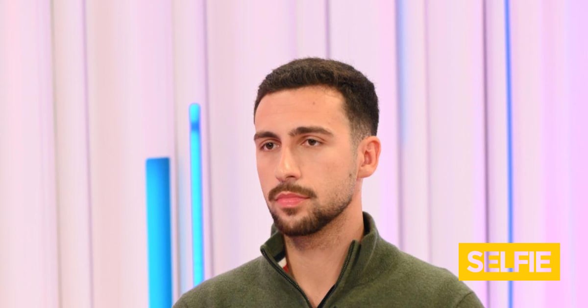 Tronco nu, champanhe e jacuzzi: Zé soma elogios em ousada fotografia!