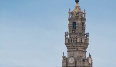 Torre dos Clérigos parcialmente evacuada
