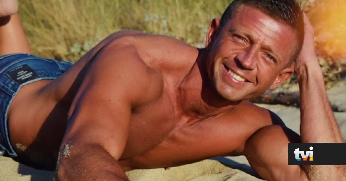 As fotos mais ousadas que fizeram de Ricardo Esteves o ‘padre sexy’ - Dois às 10