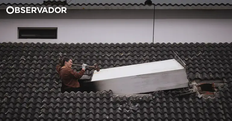 Como a depressão Kristin devastou casas e negócios em Leiria – Observador
