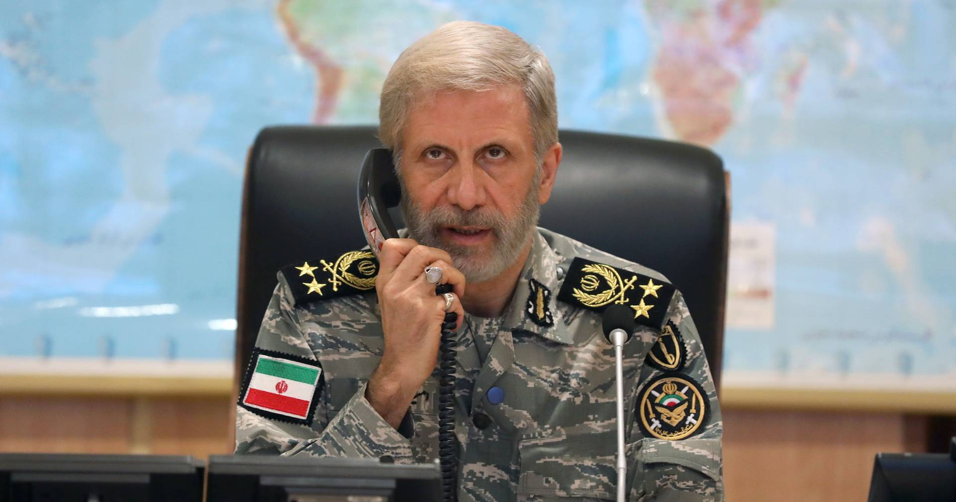 Irão avisa EUA que as Forças Armadas estão "com o dedo no gatilho"