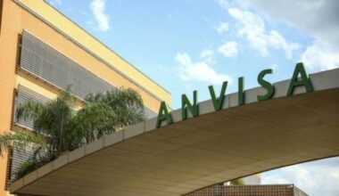 A indicação do Sunlenca, segundo a Anvisa, será para adultos e adolescentes a partir de 12 anos, com peso mínimo de 35 kg, que estejam sob risco de contrair o vírus -  (crédito: Marcelo Camargo - Agência Brasil )